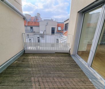 Top 2-Zimmer Stilaltbau mit Balkon + Garagenstellplatz im SERVITENV... - Foto 5