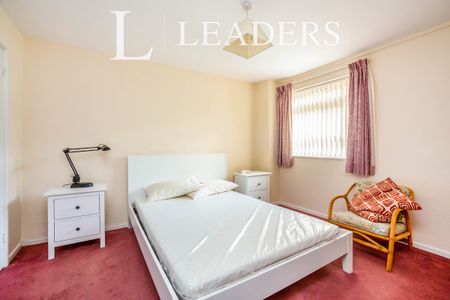 2 bedroom maisonette to rent Tulip Tree Close, Tonbridge, TN9 - Photo 2