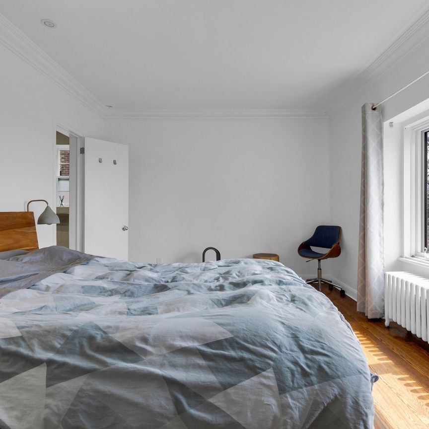 22 Av. Sunnyside - Photo 1