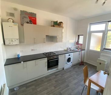 3 Bed Maisonette, Mount Ephraim Road, SW16 - Photo 2