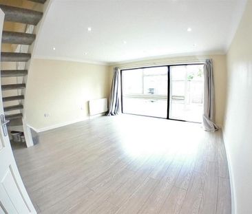 3 bedroom end of terrace house to rent - Photo 1