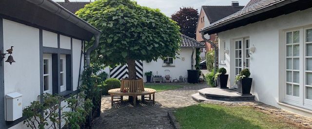 Brand: Schick möbl. Fachwerkhäuschen in denkmalgesch. Hof, m. Terrasse + Stellplatz - Photo 1