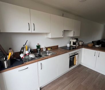 Room in a Shared House, Rolinda Lane, BS7 - Photo 1