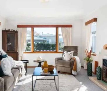 Well-Maintained Family Home in Prime Location! - Photo 4