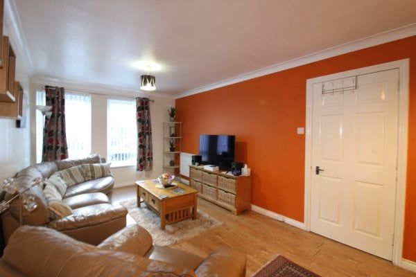 South Campbell Street, Paisley - Photo 1