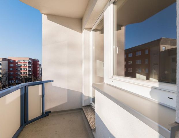 3-Raum-Wohnung mit Balkon auf dem südlichen Sonnenberg - Foto 1