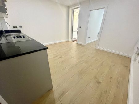 West Hill Road, Bournemouth, Dorset, BH2 - Photo 3