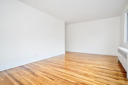 2 Bed, 1 Bath - Photo 3