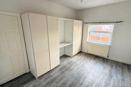 Beever Street - Photo 3