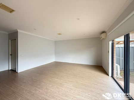 Modern Family Home in Tarneit - Photo 3