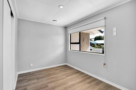 6A Oswald Place, Stratford - Photo 3