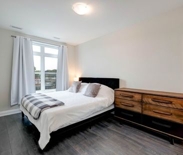 For Lease - 5917 Main Street, Whitchurch-Stouffville, Ontario - Photo 2