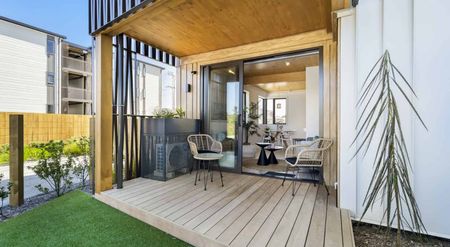 Brand New in Mount Albert! - Photo 2