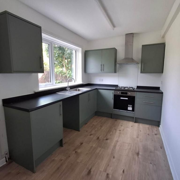 3 bedroom terraced house to rent - Photo 1
