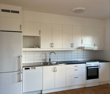 Genuagatan, Västerås - Photo 2