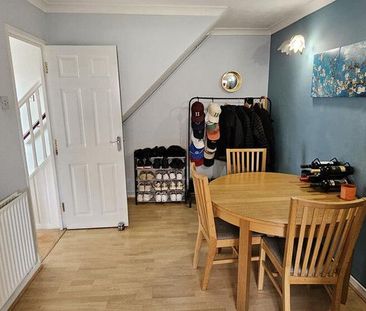 2 bedroom semi-detached house to rent - Photo 6