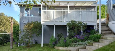 Unique character flat with stunning rural views. - Photo 2