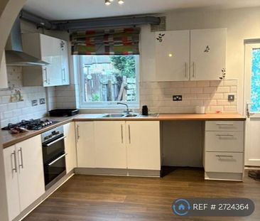 3 bedroom semi-detached house to rent - Photo 1