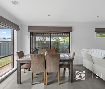 36 Yellowgum Drive, Epsom - Photo 2
