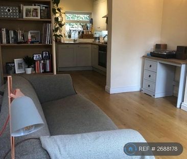 2 bedroom terraced house to rent - Photo 2