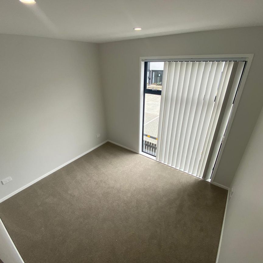 MANGERE BRIDGE, 3 BEDROOMS - Photo 1
