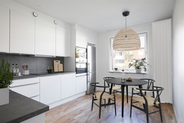 Revärgatan 2 - Foto 1