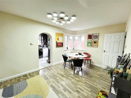2 bedroom semi-detached house to rent - Photo 4