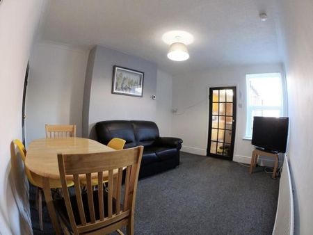 Student Accommodation, 18 Craven Street, Lincoln, Lincolnshire, LN5 8DQ, United Kingdom - Photo 2