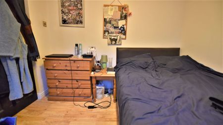 2 bedroom Flat in The Village Street, Leeds - Photo 5