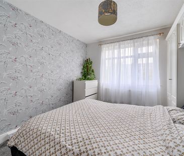 Eastcote Lane, Harrow, HA2 - Photo 1