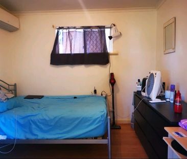 Edwardstown - Photo 2