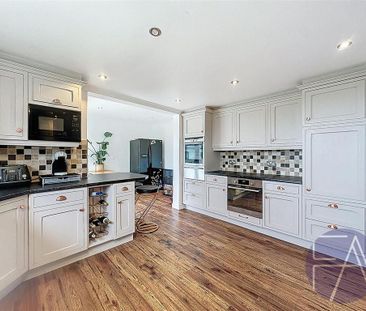 5 bedroom detached house to rent - Photo 5