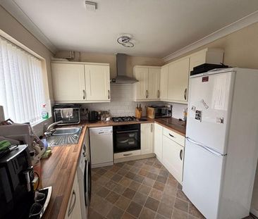3 bedroom terraced house to rent - Photo 5