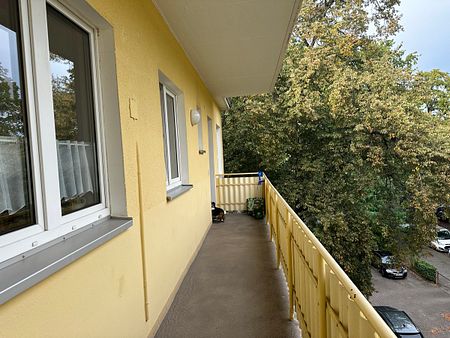 Helle Wohnung mit Balkon, unweit dem Volkspark Schönholzer Heide in begehrter Lage ***Wannenbad*** - Foto 3