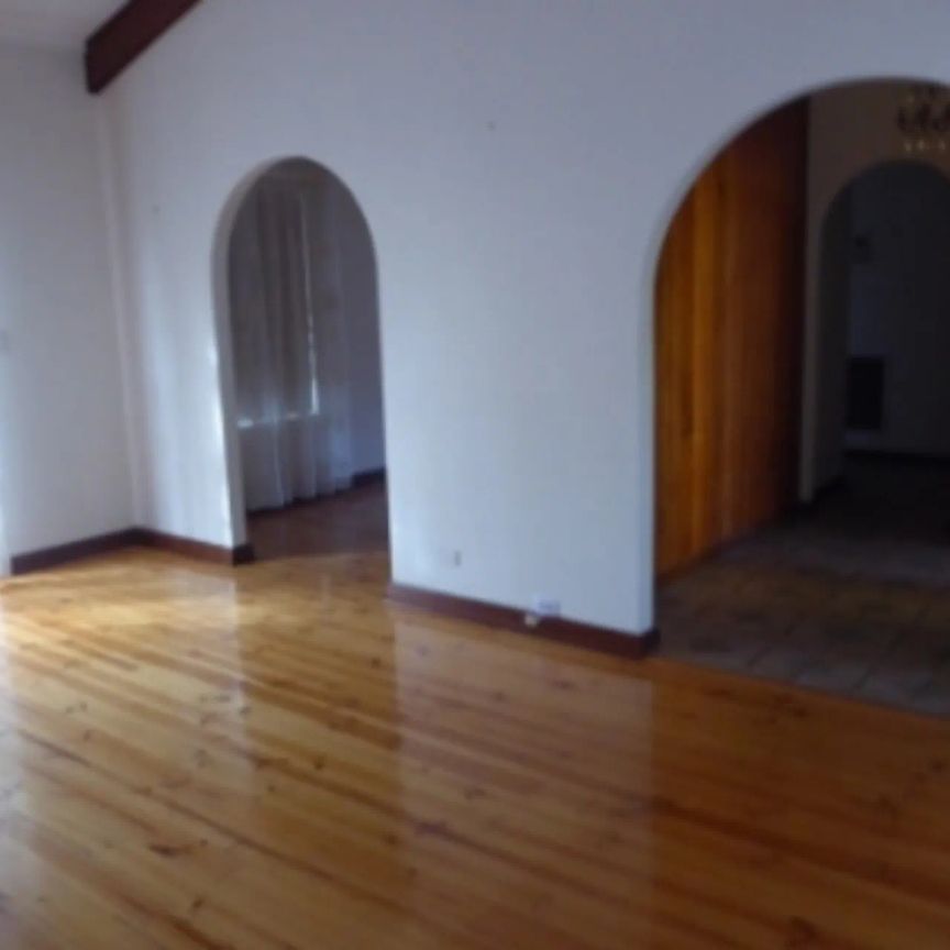 Lovely three bedroom home in the heart of West Lakes Shore - Photo 1