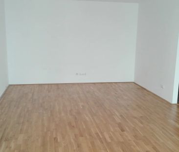 Moderne, geräumige 2-Zimmer-Wohnung mit möblierter Küche und kleine... - Photo 5