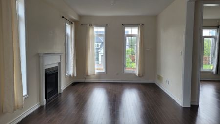 For Lease - 218 ROY Drive, Clearview, Ontario - Photo 2