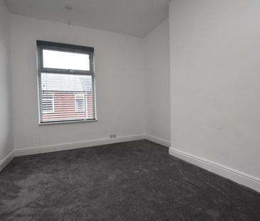 2 bedroom House To Let - Photo 1