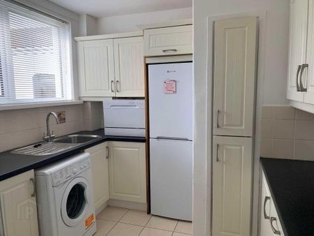 4 Woodlawn, Carrickfergus, BT38 8PU - Photo 5