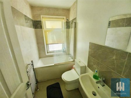 2 bedroom end of terrace house to rent - Photo 3