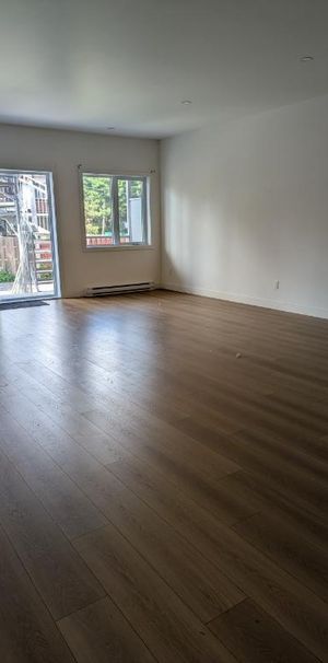 LUXUEUX 4 1/2 À LOUER À MONTRÉAL - Photo 1