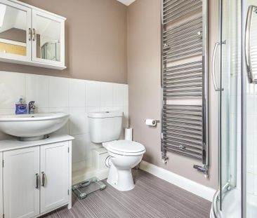 2 bedroom semi-detached house to rent - Photo 3