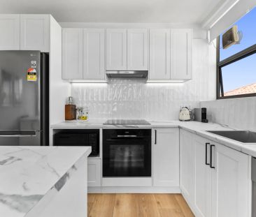 Stylish One-Bedroom Apartment in the Heart of Armadale - Photo 6