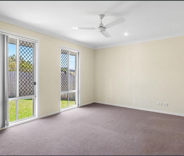 Four Bed Family Home ~ Backs onto Parkland! - Photo 6