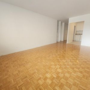 Appartement Montréal (Ville-Marie) À Louer - Photo 2