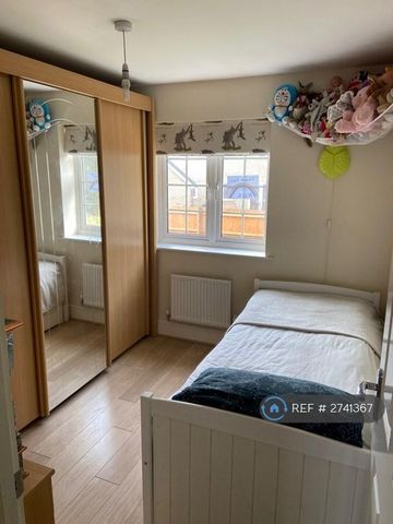 3 bedroom semi-detached house to rent - Photo 3