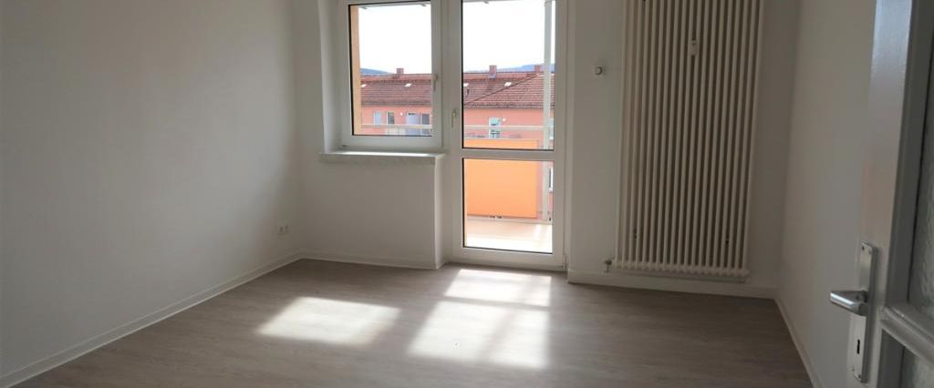 Schöne 4-Zi.-Wohnung mit Balkon im Zentrum! - Photo 1