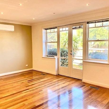 LIGHT AND BRIGHT | GREAT LOCATION | TWO BEDROOM + STUDY - Photo 1