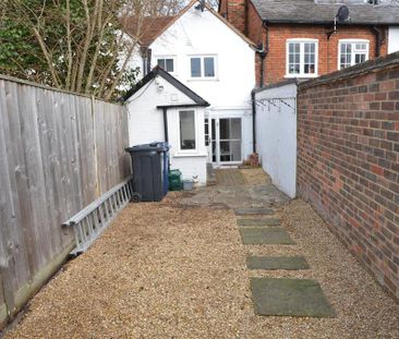 2 bedroom character property to rent - Photo 5