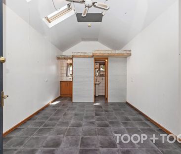 Quaint One Bedroom Maisonette Plus Studio! - Photo 2